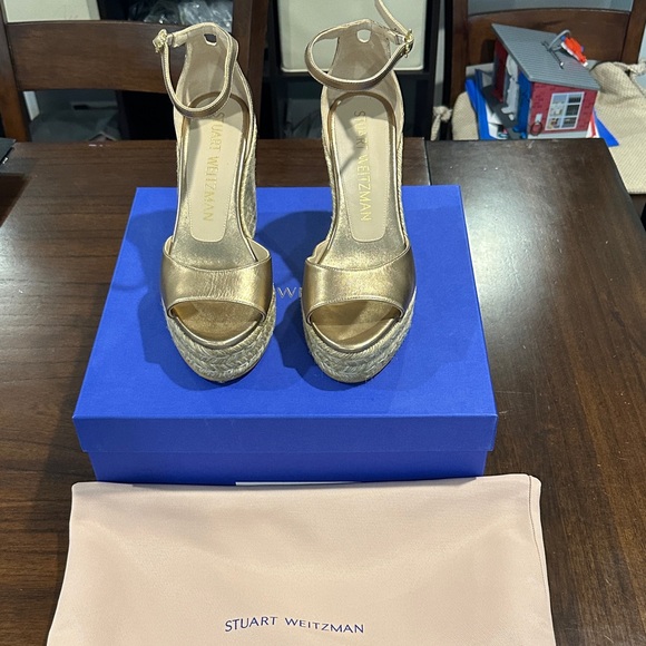 Stuart Weitzman Nudist Curve Espadrille Metallic Gold Wedge Sandals - Picture 3 of 9